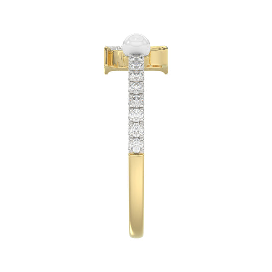 Stylish 10K Yellow Gold Ladies Ring Featuring Letter “P”, Luminous Pearl, And Round Diamond Accents. A Delicate 0.10Ct Fine Jewelry Piece.