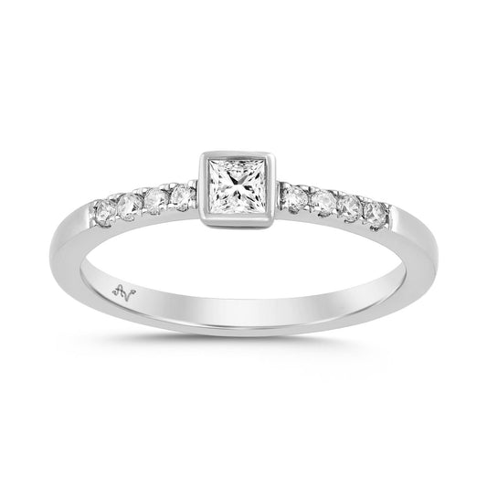 LADIES RING 0.25CT ROUND/PRINCESS DIAMOND 14K WHITE GOLD